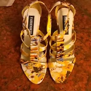 Fahrenheit Floral Wedges
